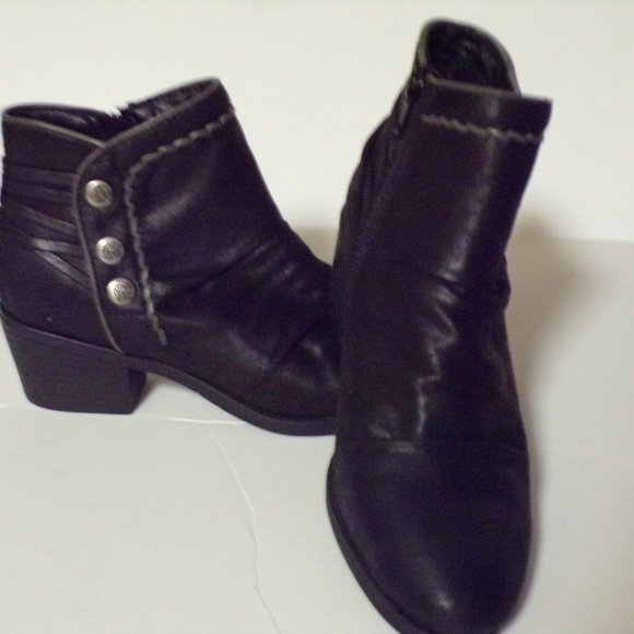Baretraps Womens Bethany Black Ankle Booties Shoe - Picture 2 of 9